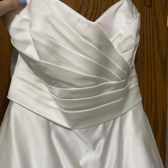 Alfred Angelo Gown - Picture 2 of 5